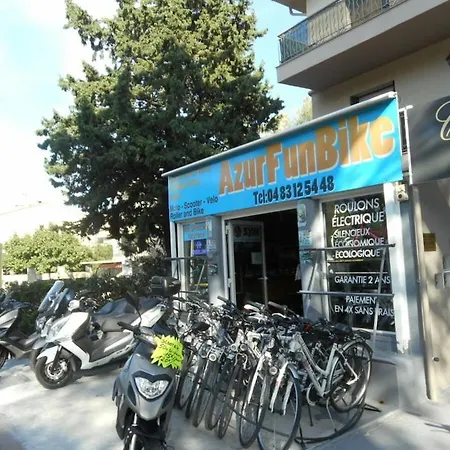 Chez-moi, 200 M From The * サン・エギュルフ