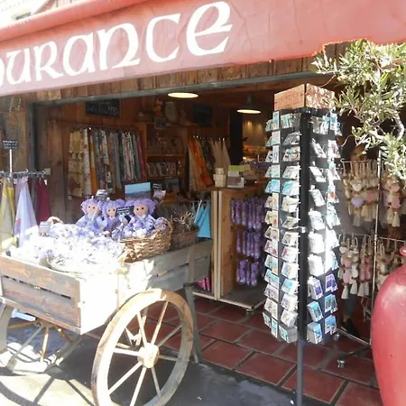 Chez-moi, 200 M From The サン・エギュルフ