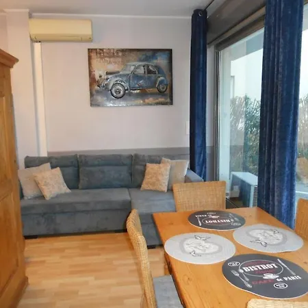 Hébergement de vacances Chez-moi, 200 M From The *